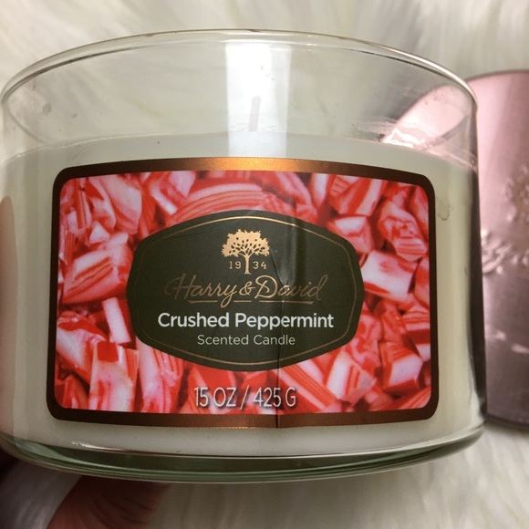 Harry & David Other - HARRY & DAVID Crushed Peppermint Scented Candle